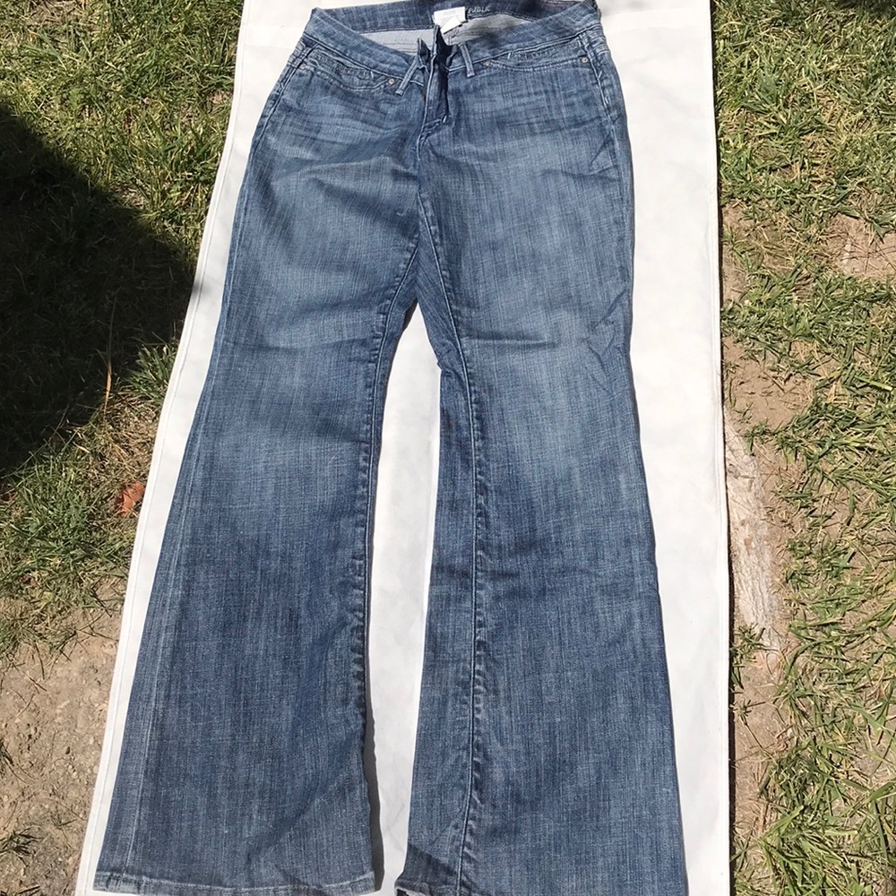 Boot cut jeans